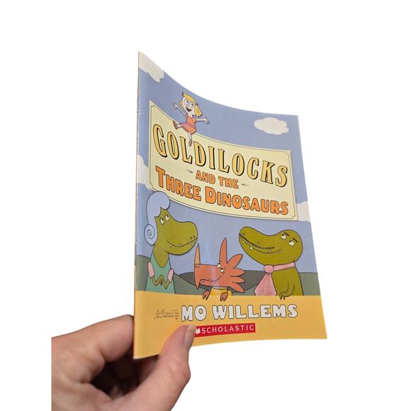 GOLDILOCKS AND THE THREE DINOSAURS Mo Willems Picture Book Parody 9780545946025 - Picture 4 of 7
